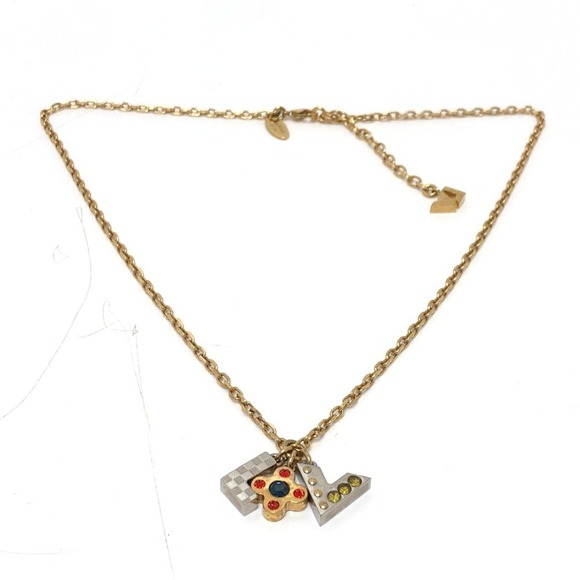 LOUIS VUITTON Love Necklace